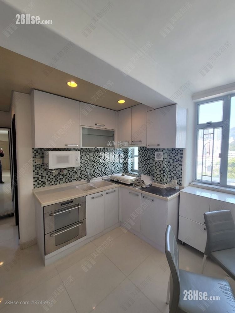 Telford Gardens Sell 3 Bedrooms 588 ft²