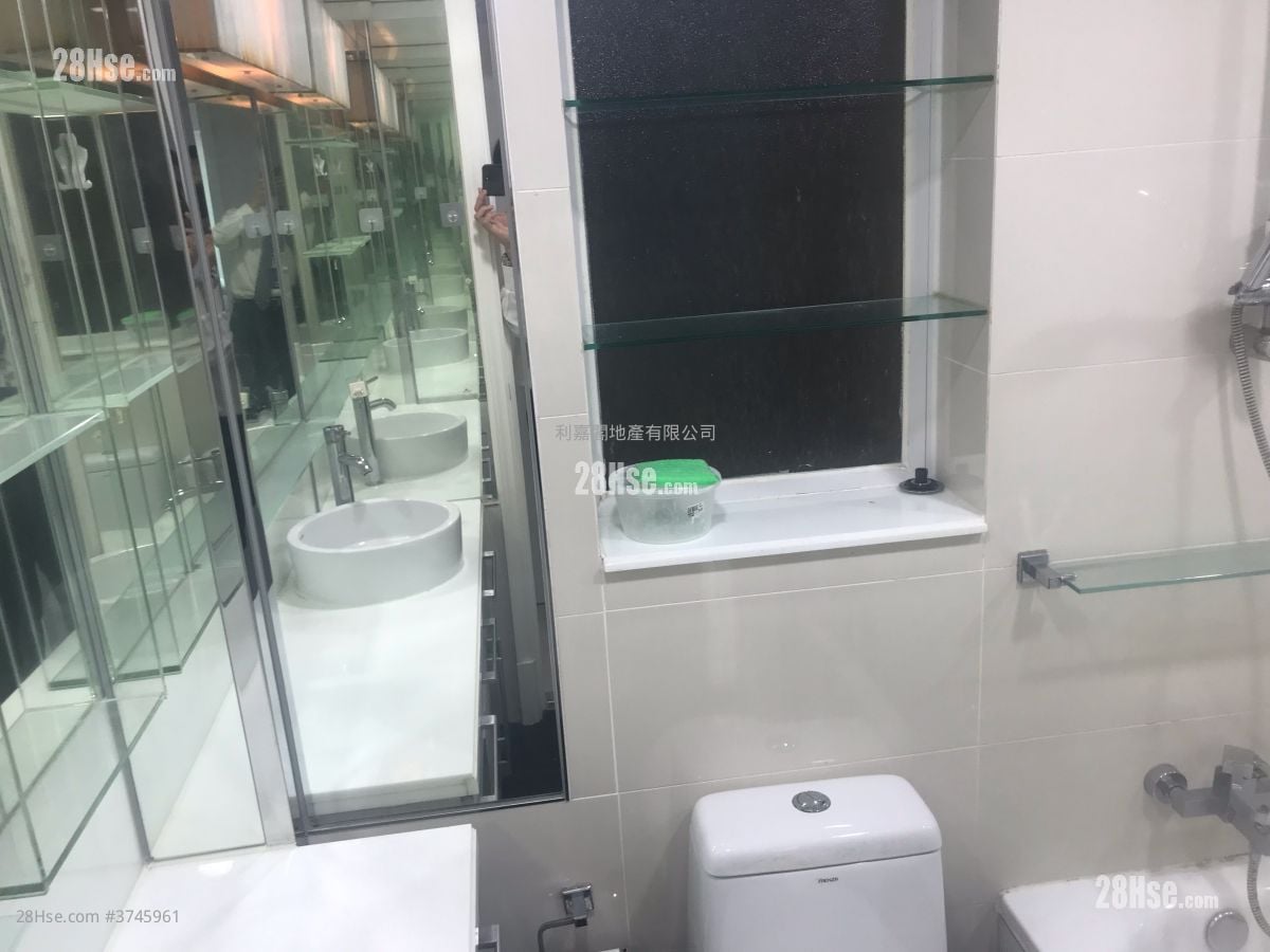 Metro Town Sell 3 Bedrooms , 2 Bathrooms 731 ft²