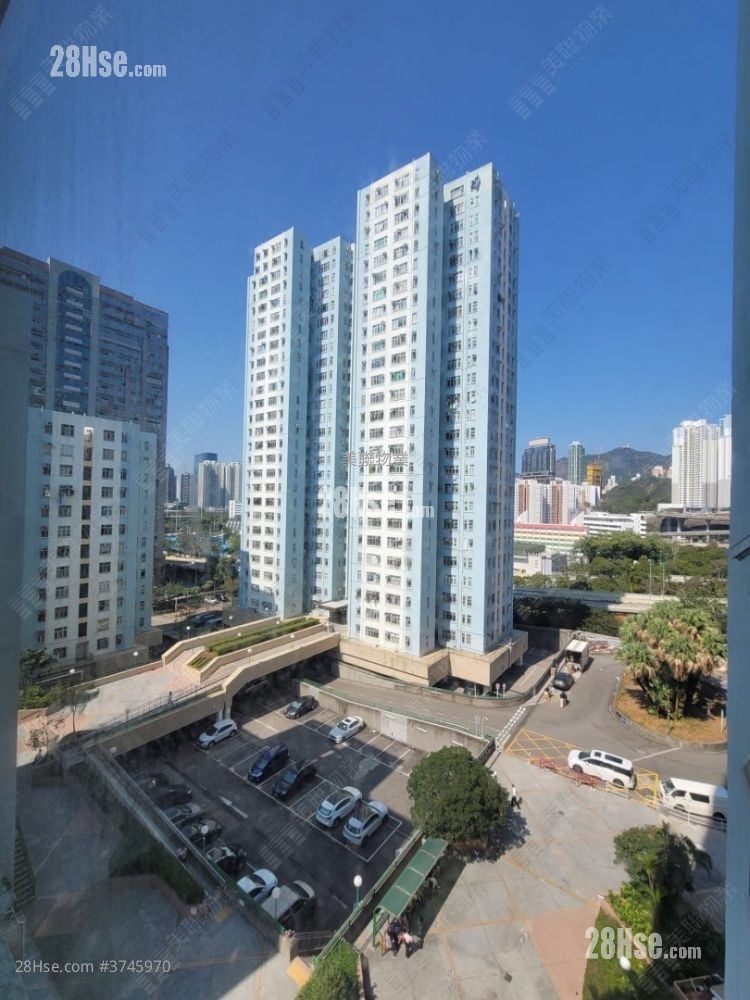 Telford Gardens Sell 3 Bedrooms 588 ft²