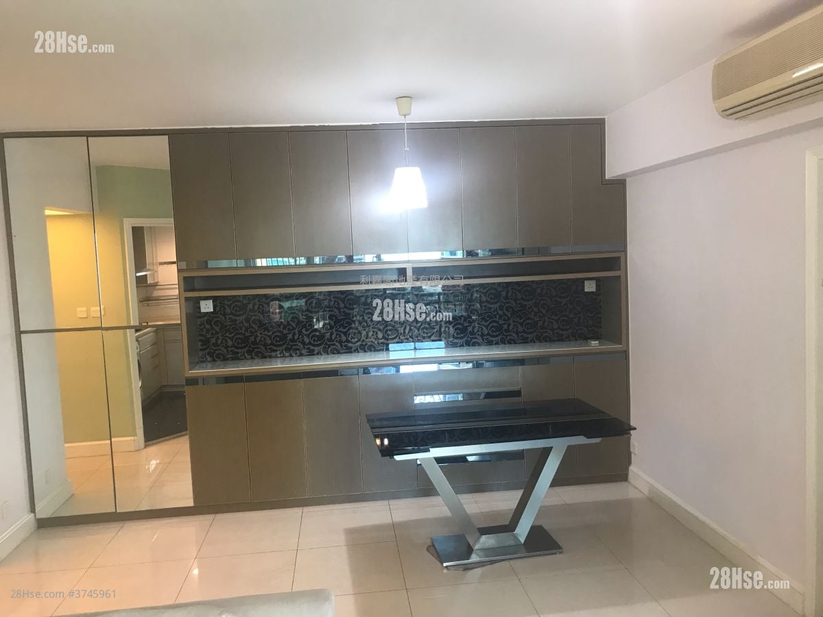 Metro Town Sell 3 Bedrooms , 2 Bathrooms 731 ft²