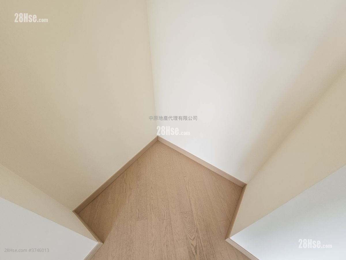 Grand Victoria Sell 3 Bedrooms , 2 Bathrooms 797 ft²