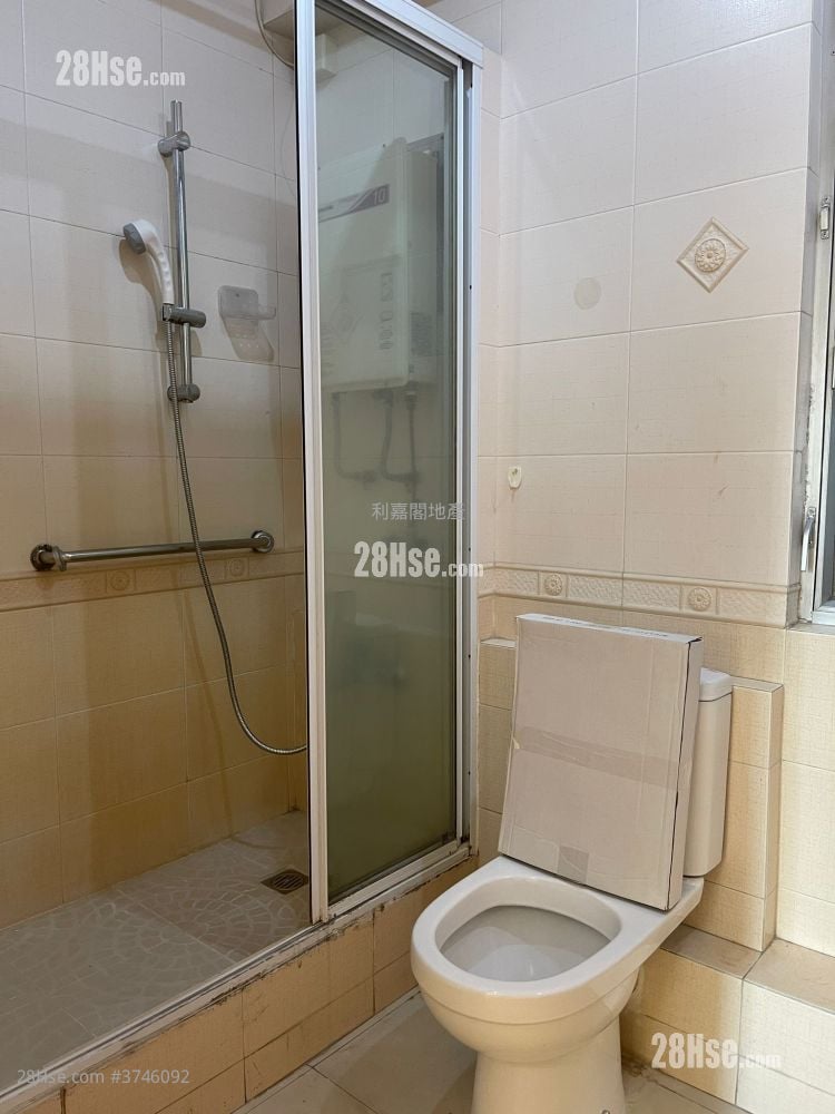 Tai Po Centre Sell 2 Bedrooms , 1 Bathroom 451 ft²