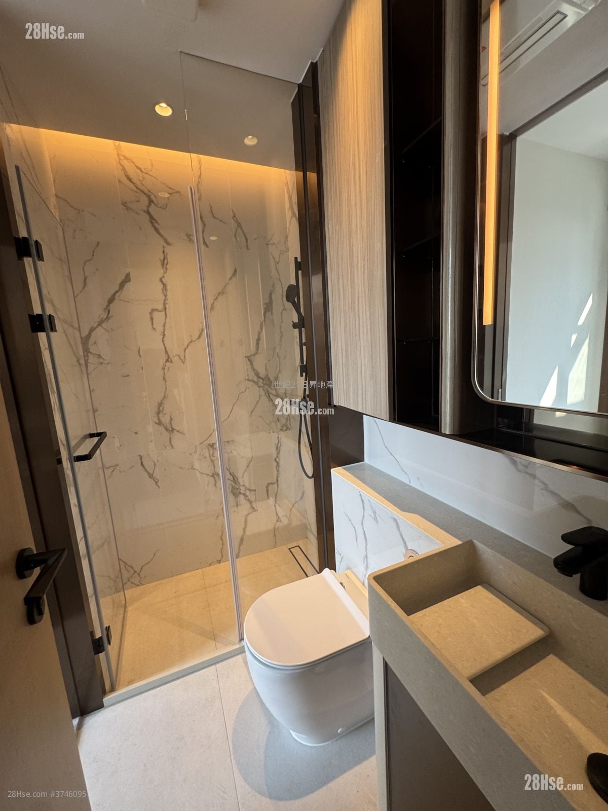 南首 租盘 2 房 , 1 浴室 342 平方尺