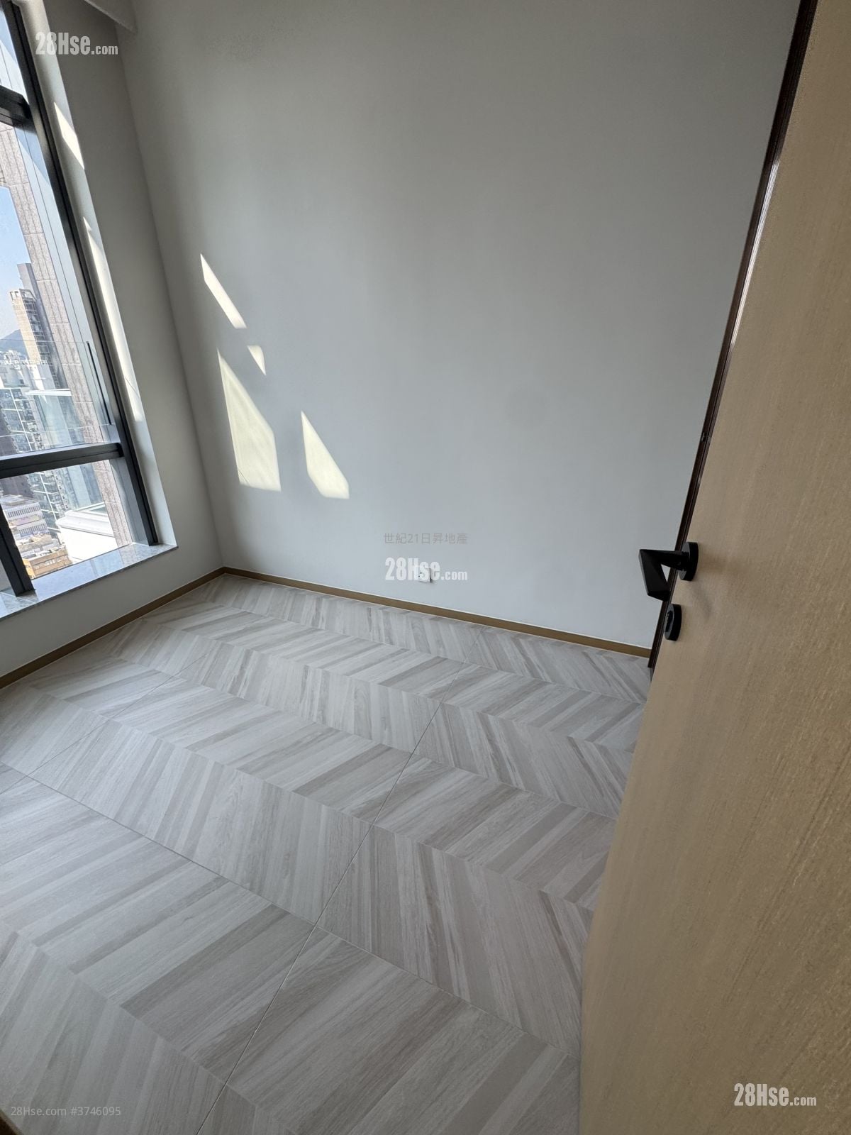 南首 租盘 2 房 , 1 浴室 342 平方尺