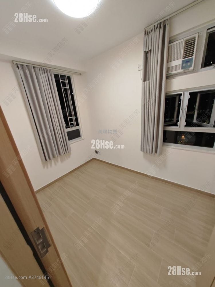 Yue Tin Court Sell 2 Bedrooms 414 ft²