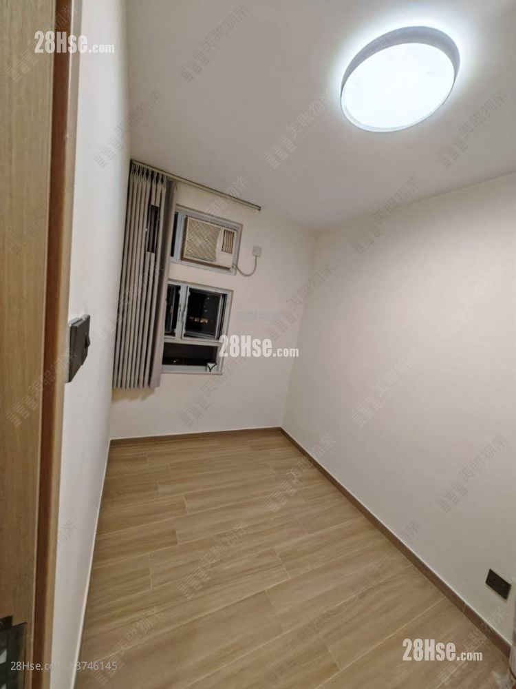 Yue Tin Court Sell 2 Bedrooms 414 ft²