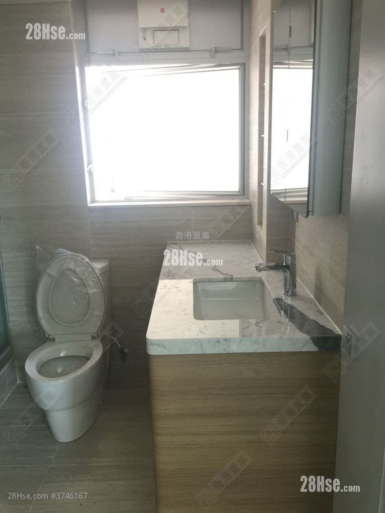 漾日居 售盘 3 房 1,076 平方尺