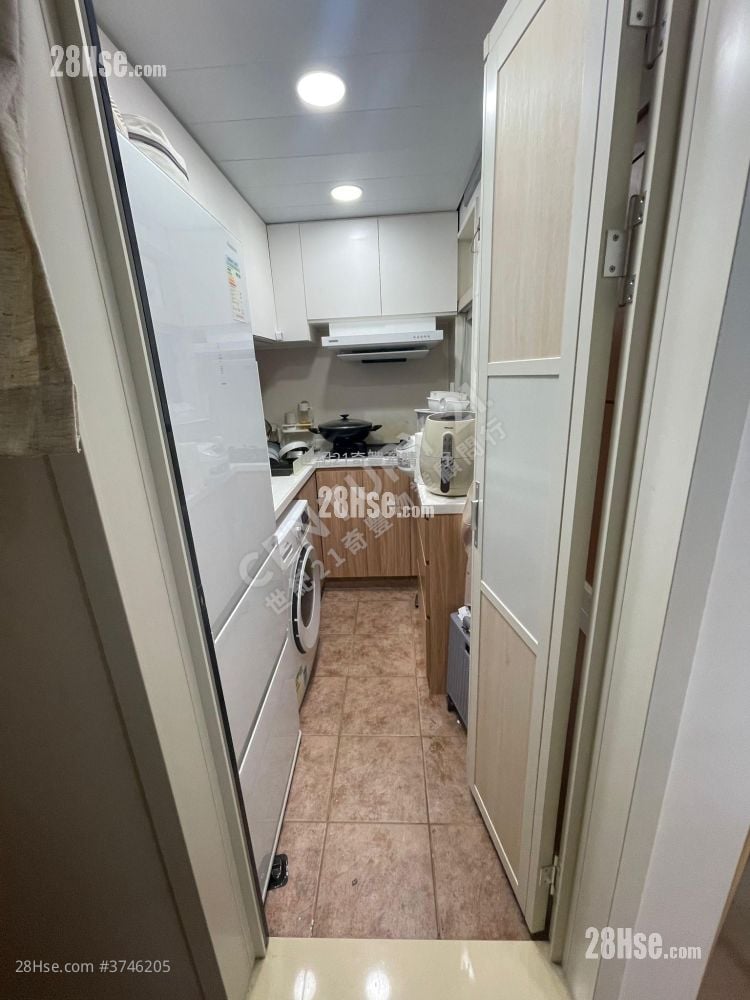 kitchen: Dawning Views Sell 2 Bedrooms , 1 Bathroom 428 ft²