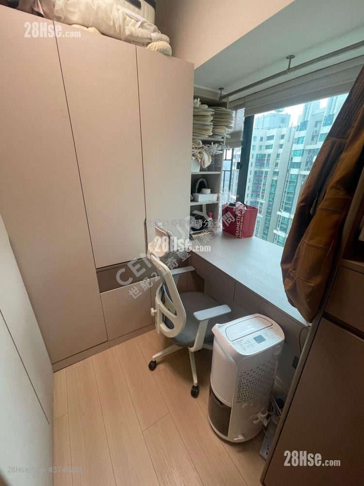 bedroom 1: Dawning Views Sell 2 Bedrooms , 1 Bathroom 428 ft²