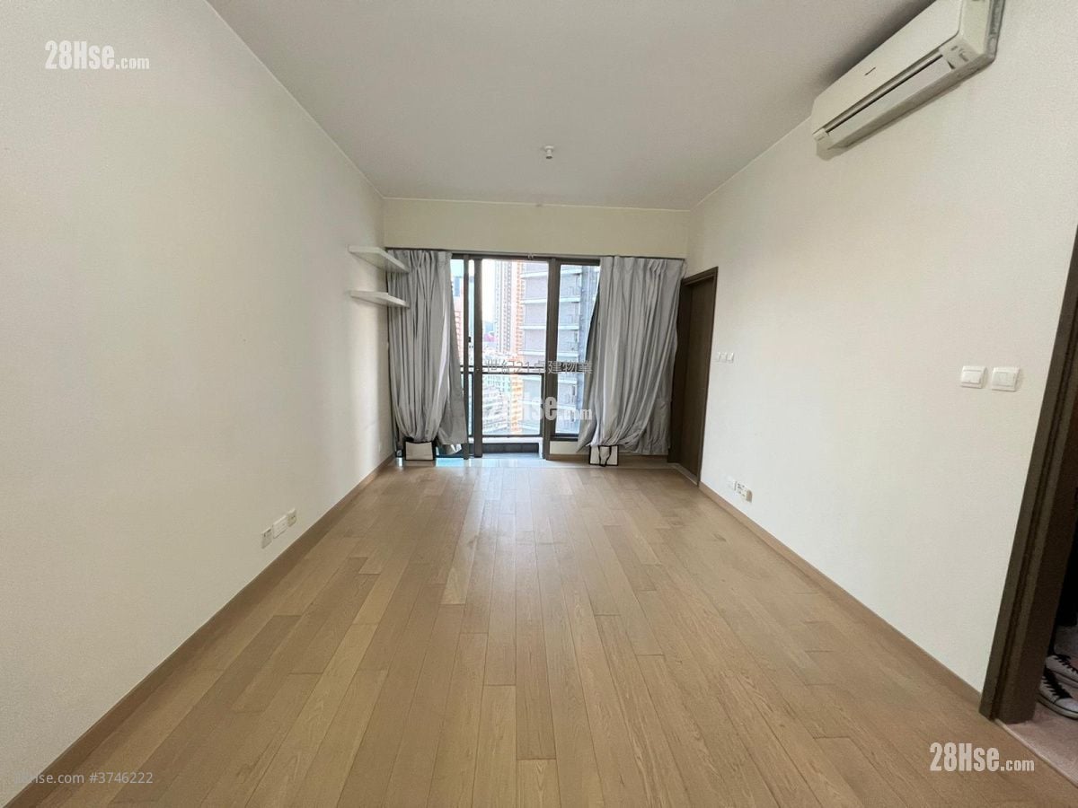 The Austin Sell Studio , 1 Bathroom 360 ft²