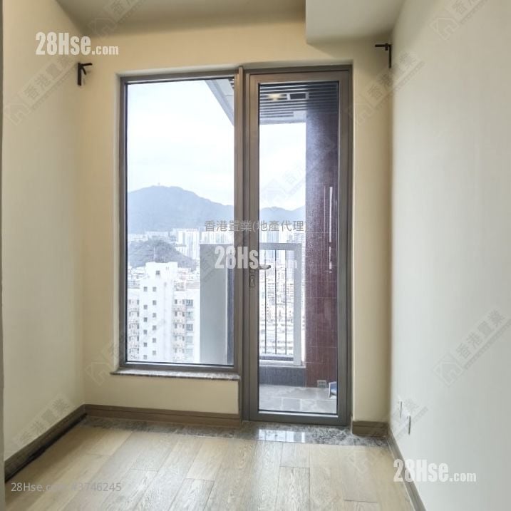 睡房 3: 南昌一号 售盘 4 房 , 2 浴室 595 平方尺