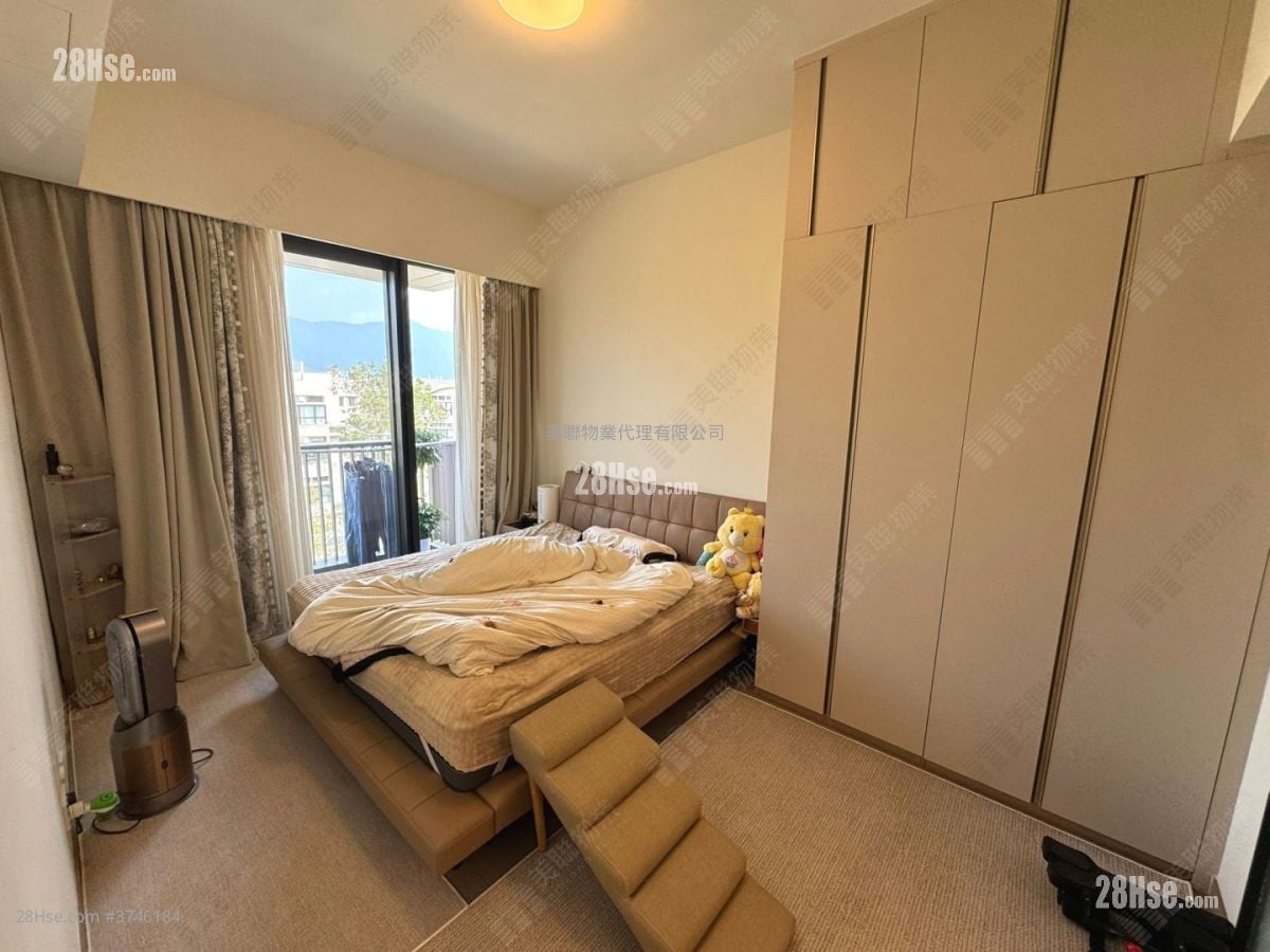 Villa Lucca Sell 3 Bedrooms 1,187 ft²