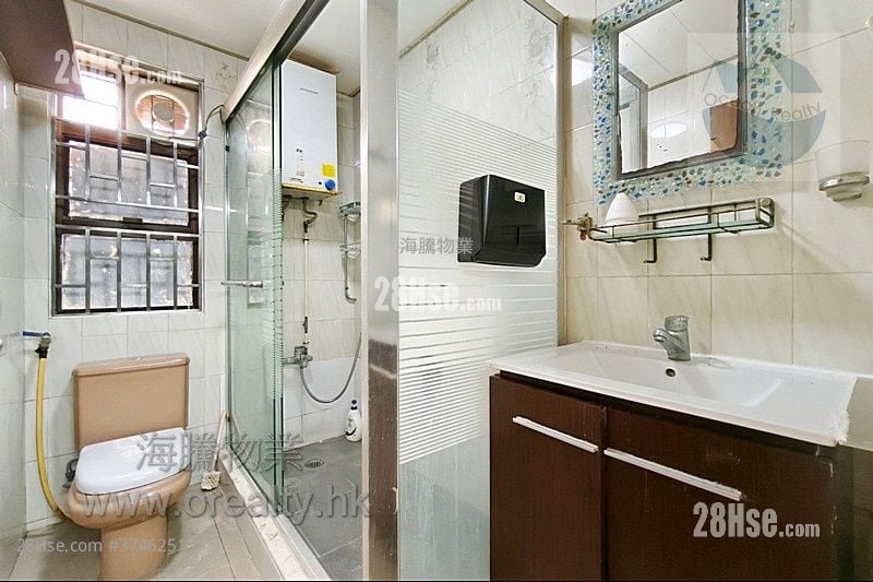 村屋 售盘 3 房 , 1 浴室 700 平方尺