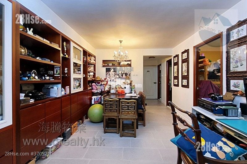 村屋 售盘 3 房 , 1 浴室 700 平方尺