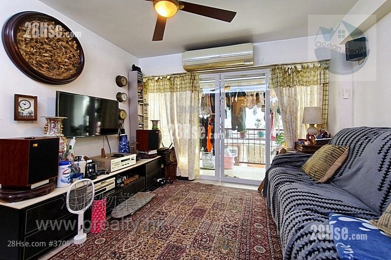 村屋 售盘 3 房 , 1 浴室 700 平方尺