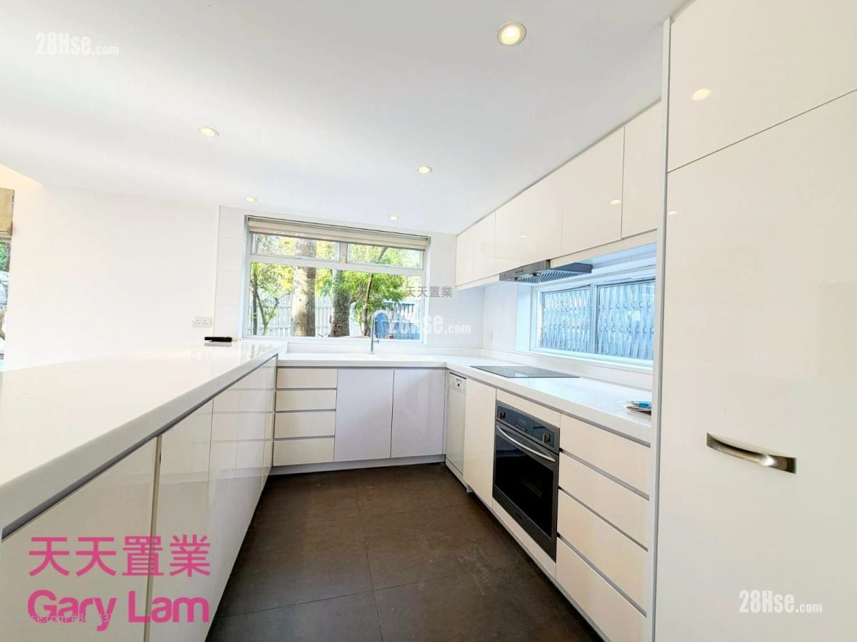 南山新村 租盘 4 房 , 3 浴室 2,100 平方尺