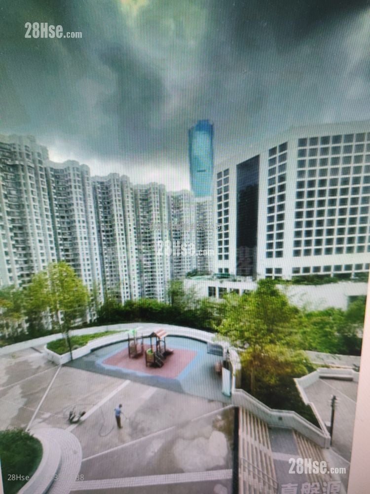 Kornhill Sell 3 Bedrooms 902 ft²