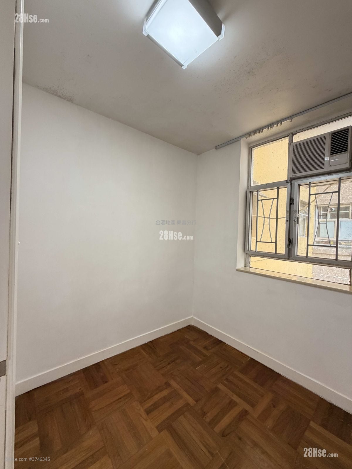 龍蟠苑 售盤 2 房 , 1 浴室 383 平方呎