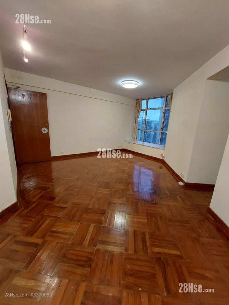 Sceneway Garden Rental 3 Bedrooms , 2 Bathrooms 720 ft²