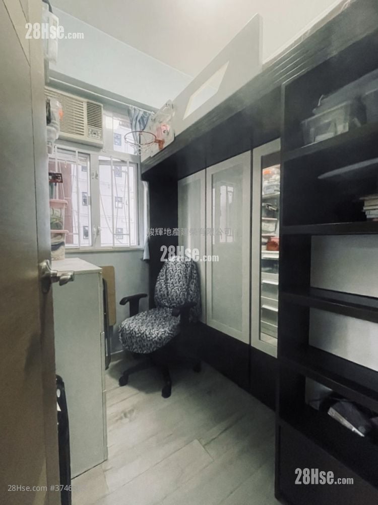 金輝大廈 售盤 2 房 , 1 浴室 302 平方呎