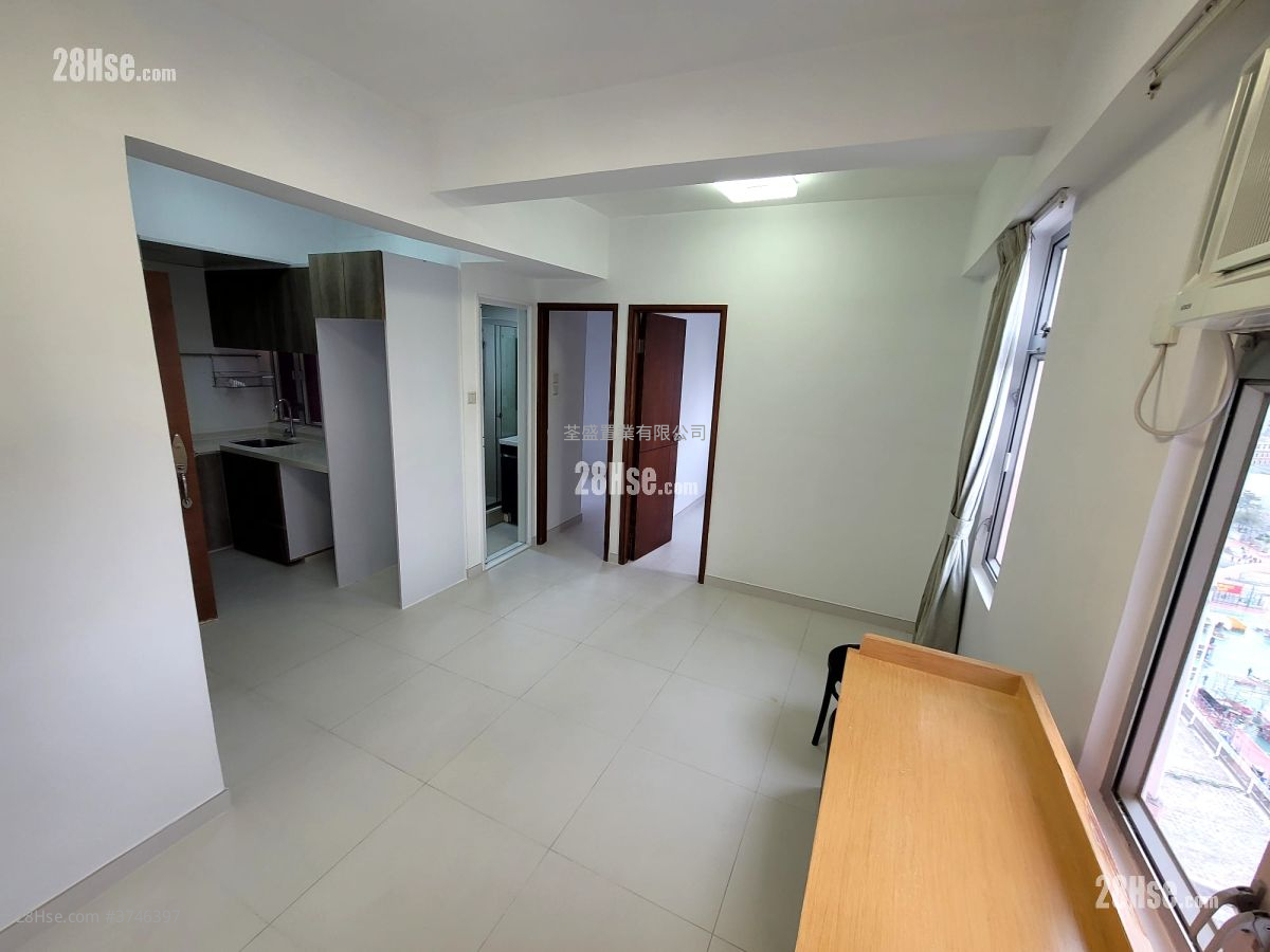 厅: 荃湾单幢式洋楼 售盘 2 房 , 1 浴室 369 平方尺