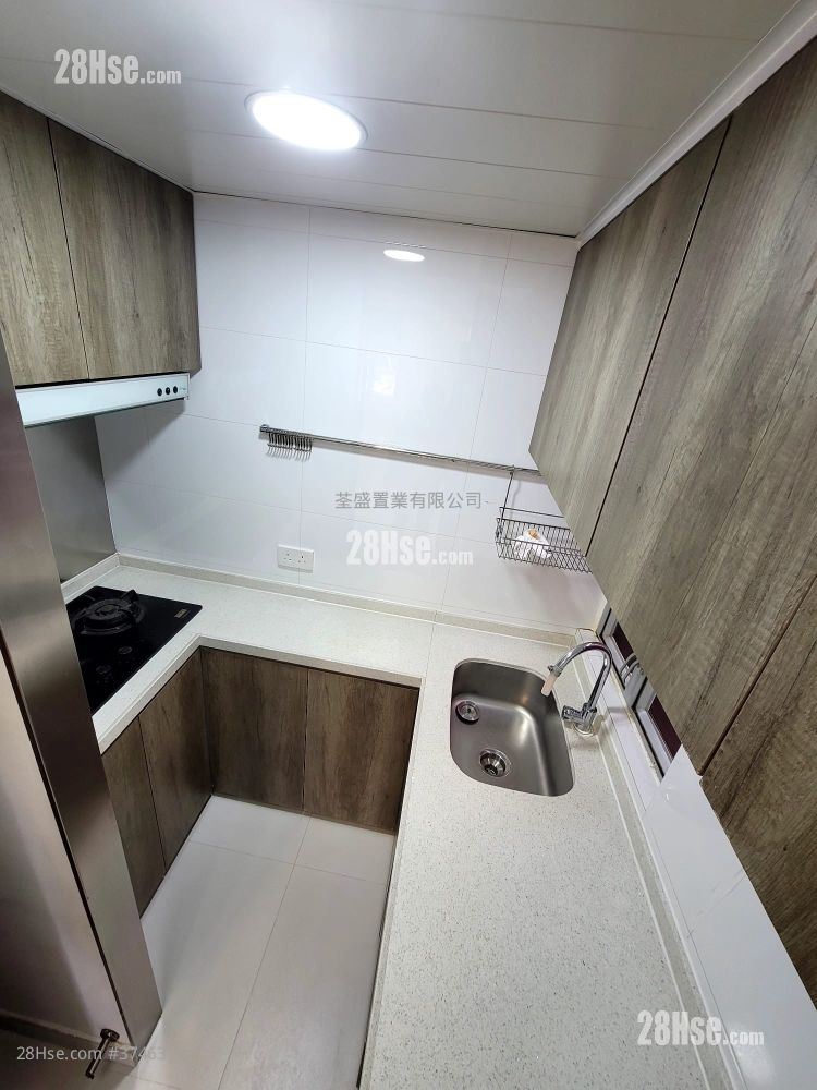 厨房: 荃湾单幢式洋楼 售盘 2 房 , 1 浴室 369 平方尺