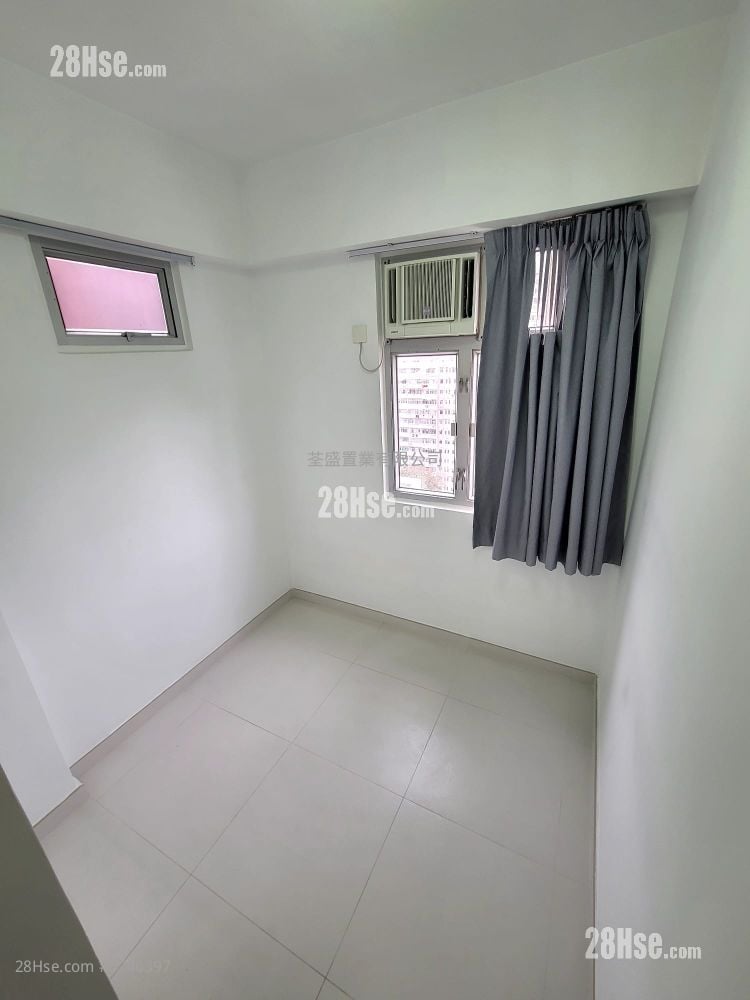 睡房 1: 荃湾单幢式洋楼 售盘 2 房 , 1 浴室 369 平方尺