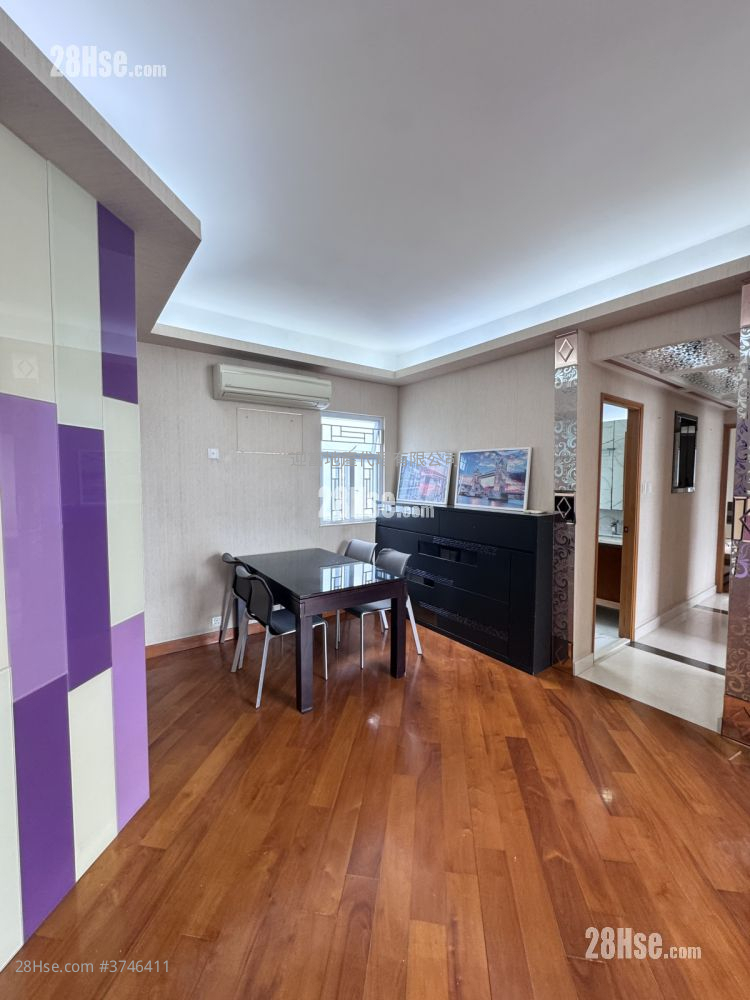 Whampoa Garden Sell 3 Bedrooms , 2 Bathrooms 714 ft²