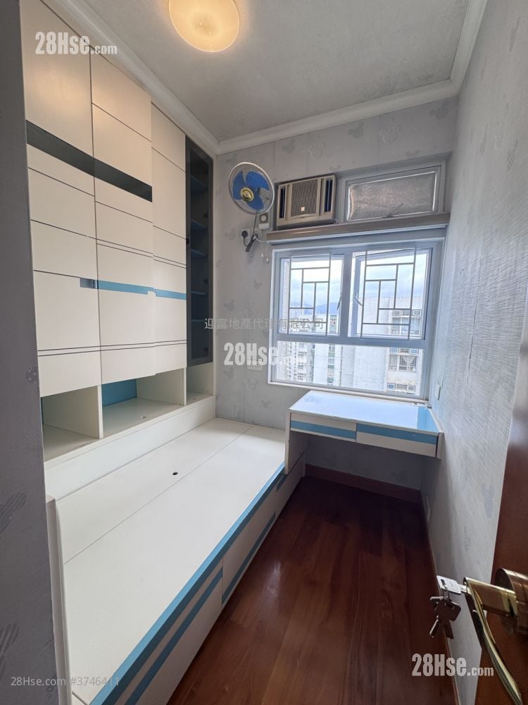 Whampoa Garden Sell 3 Bedrooms , 2 Bathrooms 714 ft²