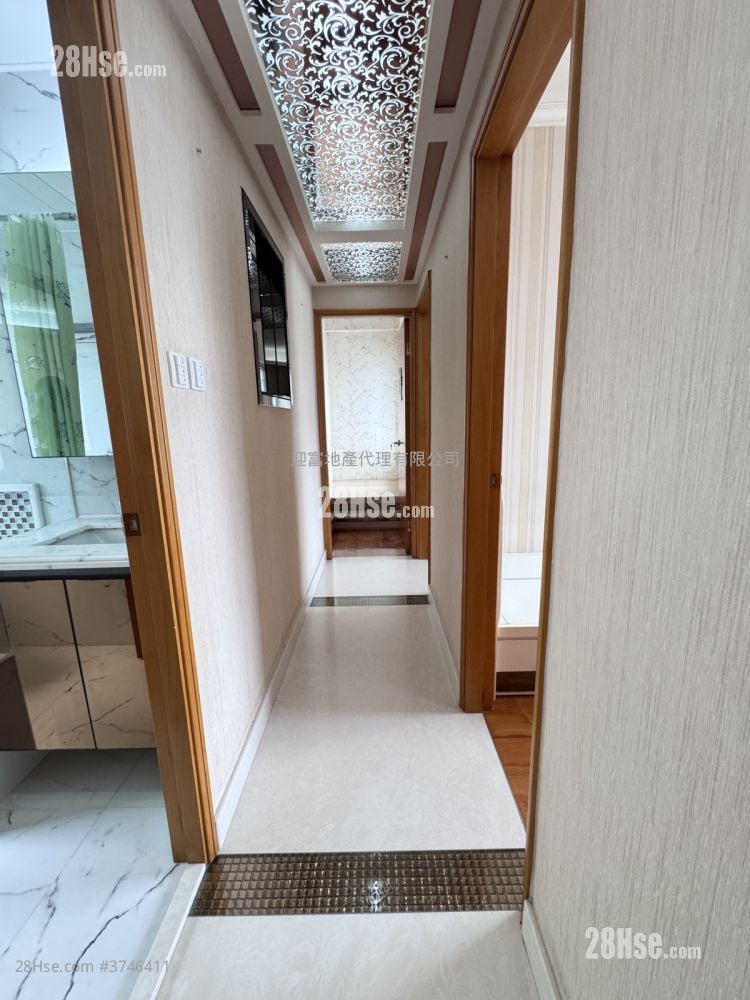 Whampoa Garden Sell 3 Bedrooms , 2 Bathrooms 714 ft²