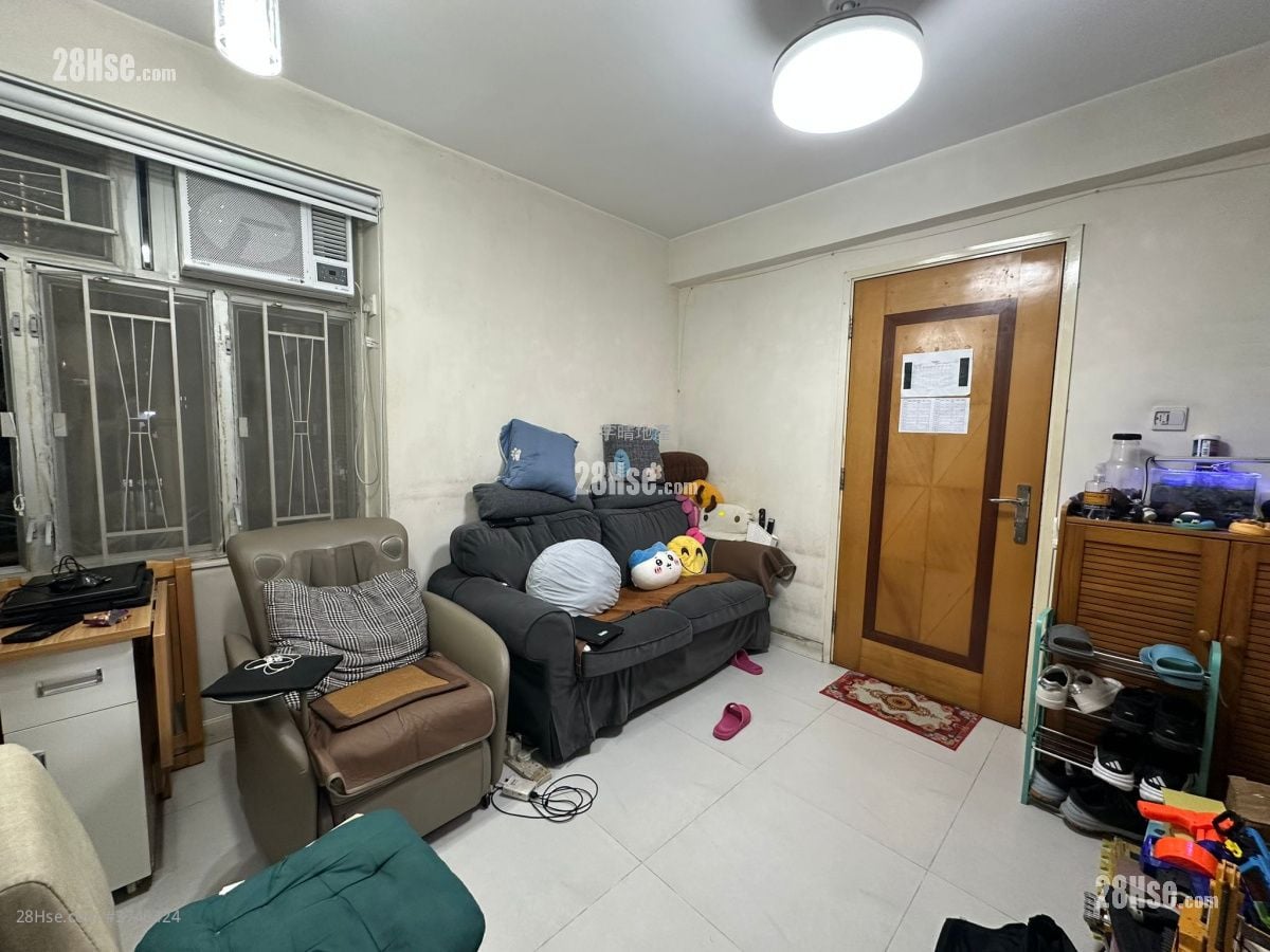 Sham Tsung Court Sell 2 Bedrooms , 1 Bathroom 340 ft²