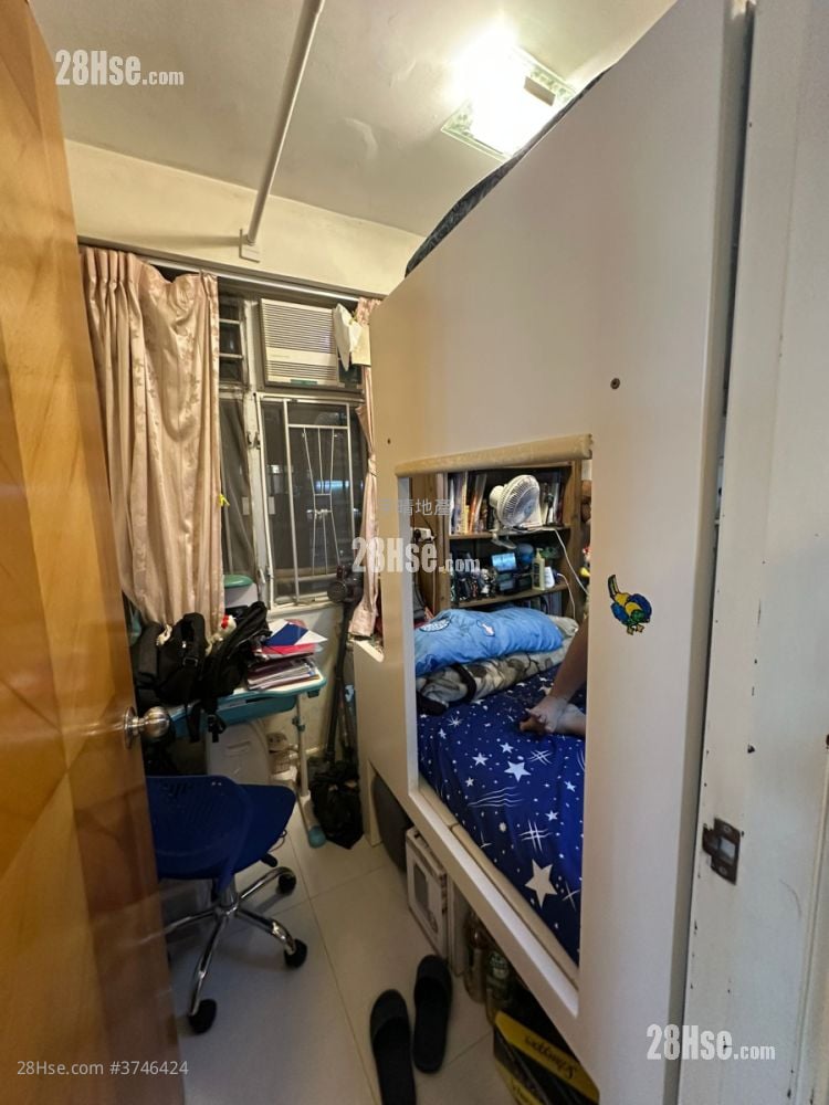 Sham Tsung Court Sell 2 Bedrooms , 1 Bathroom 340 ft²