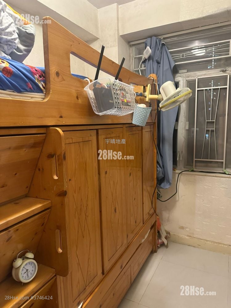 Sham Tsung Court Sell 2 Bedrooms , 1 Bathroom 340 ft²