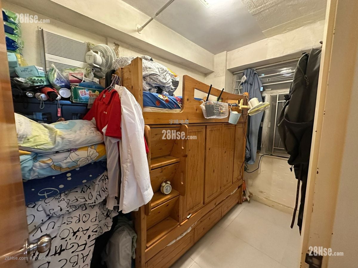 Sham Tsung Court Sell 2 Bedrooms , 1 Bathroom 340 ft²