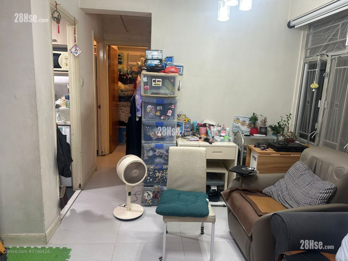 Sham Tsung Court Sell 2 Bedrooms , 1 Bathroom 340 ft²