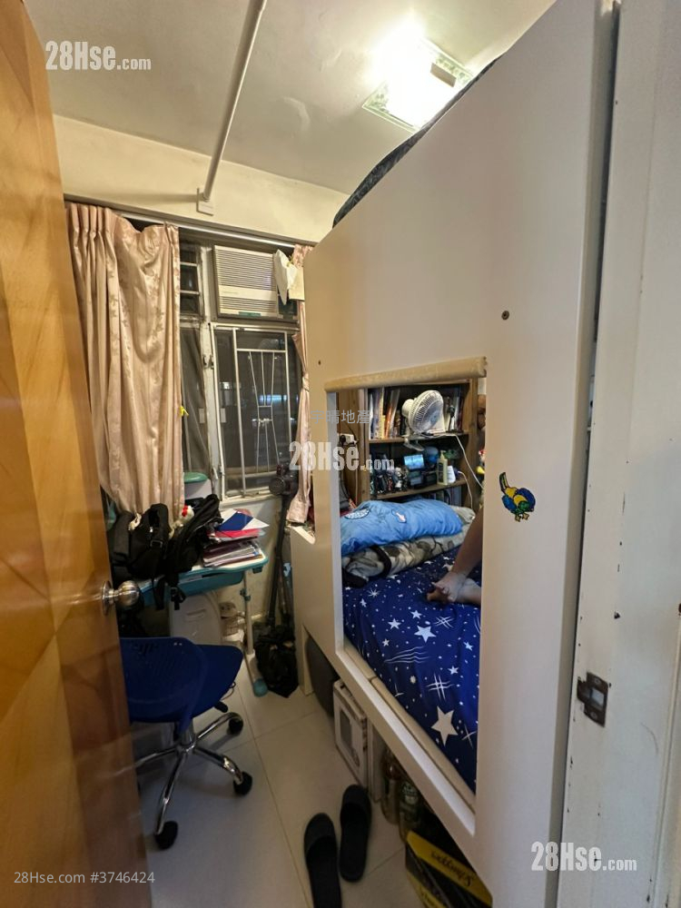 Sham Tsung Court Sell 2 Bedrooms , 1 Bathroom 340 ft²