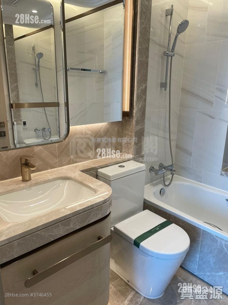 Grand Central Sell 3 Bedrooms 717 ft²