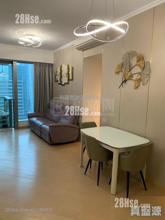 Grand Central Sell 3 Bedrooms 717 ft²