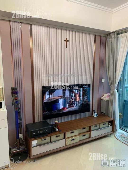 Grand Central Sell 3 Bedrooms 717 ft²