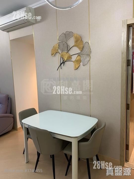 Grand Central Sell 3 Bedrooms 717 ft²