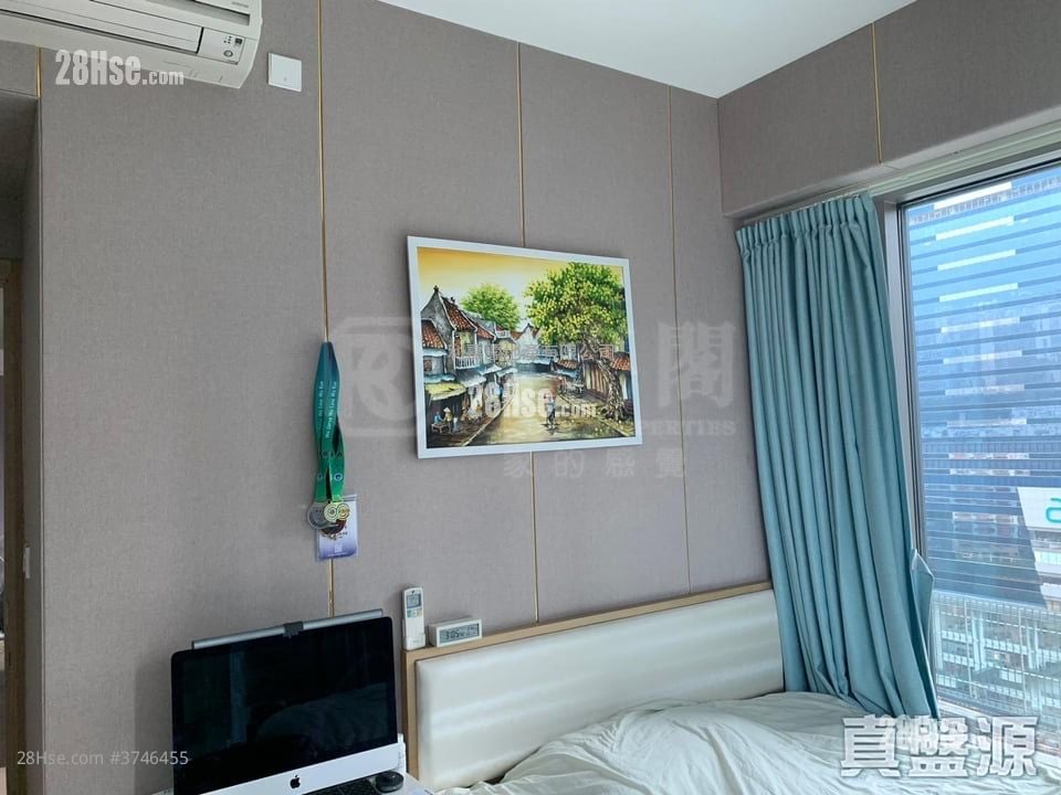 Grand Central Sell 3 Bedrooms 717 ft²