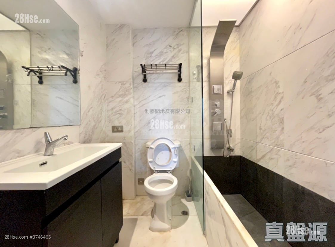 峻瀅 售盤 3 房 , 2 浴室 761 平方呎