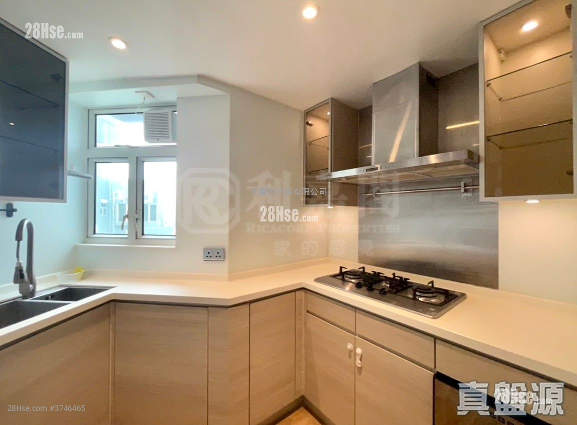 峻瀅 售盤 3 房 , 2 浴室 761 平方呎