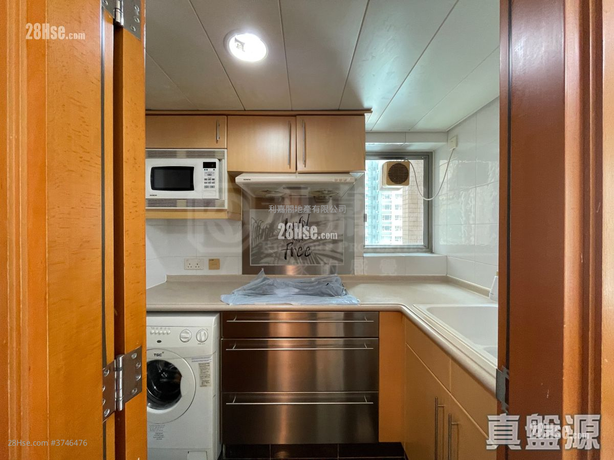 Park Central Sell 2 Bedrooms , 1 Bathroom 384 ft²