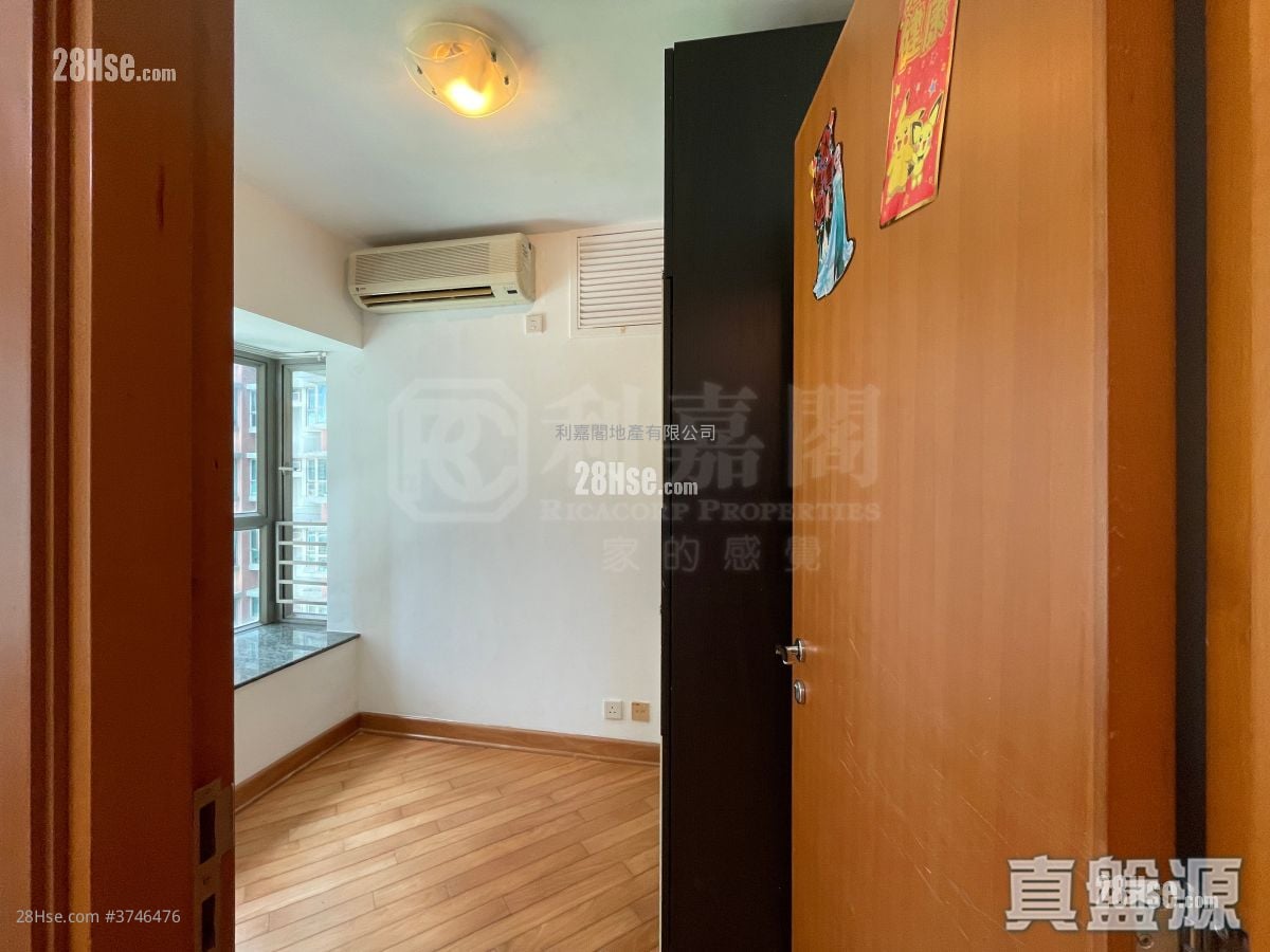 Park Central Sell 2 Bedrooms , 1 Bathroom 384 ft²
