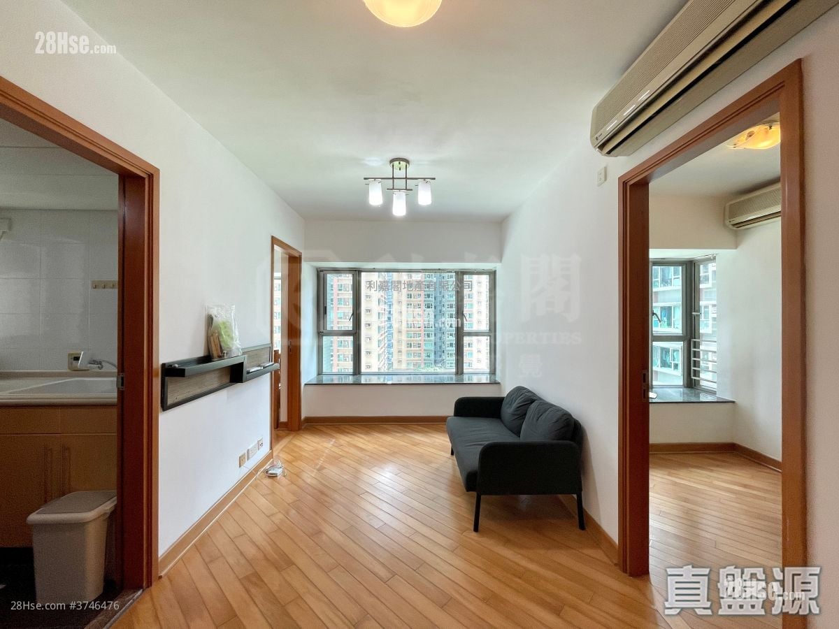 Park Central Sell 2 Bedrooms , 1 Bathroom 384 ft²