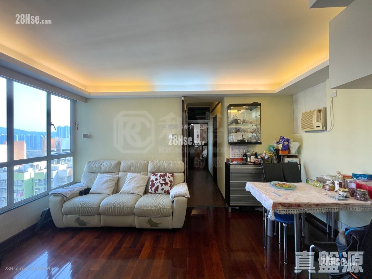 Bauhinia Garden Sell 3 Bedrooms , 2 Bathrooms 591 ft²