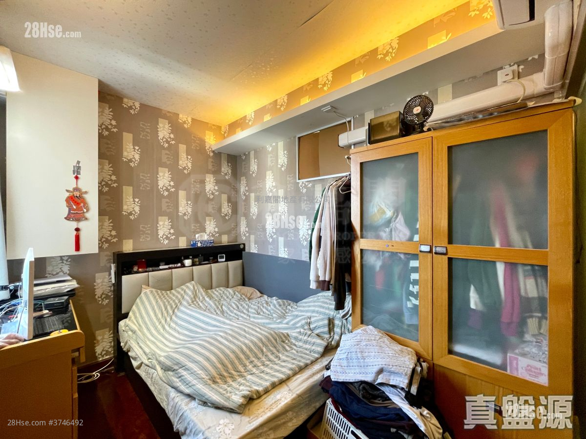 Bauhinia Garden Sell 3 Bedrooms , 2 Bathrooms 591 ft²