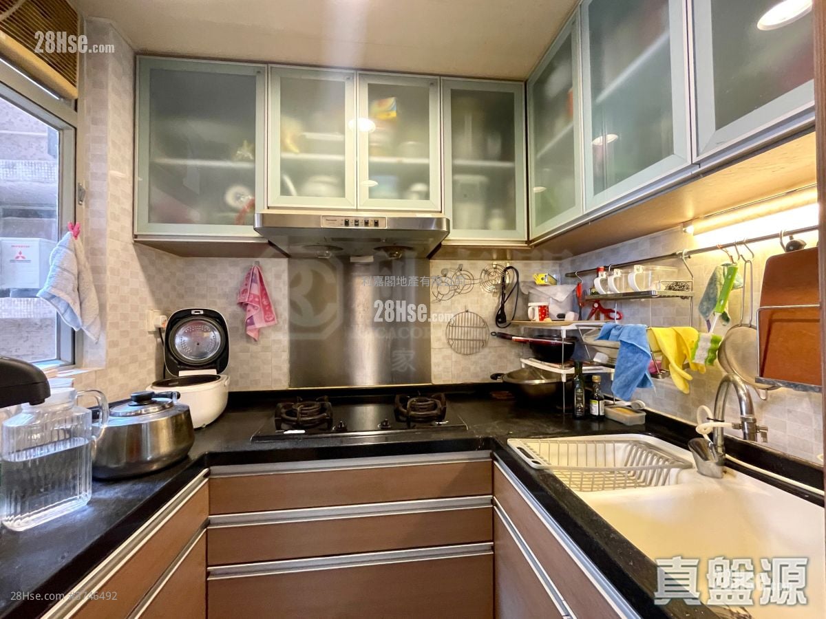 Bauhinia Garden Sell 3 Bedrooms , 2 Bathrooms 591 ft²