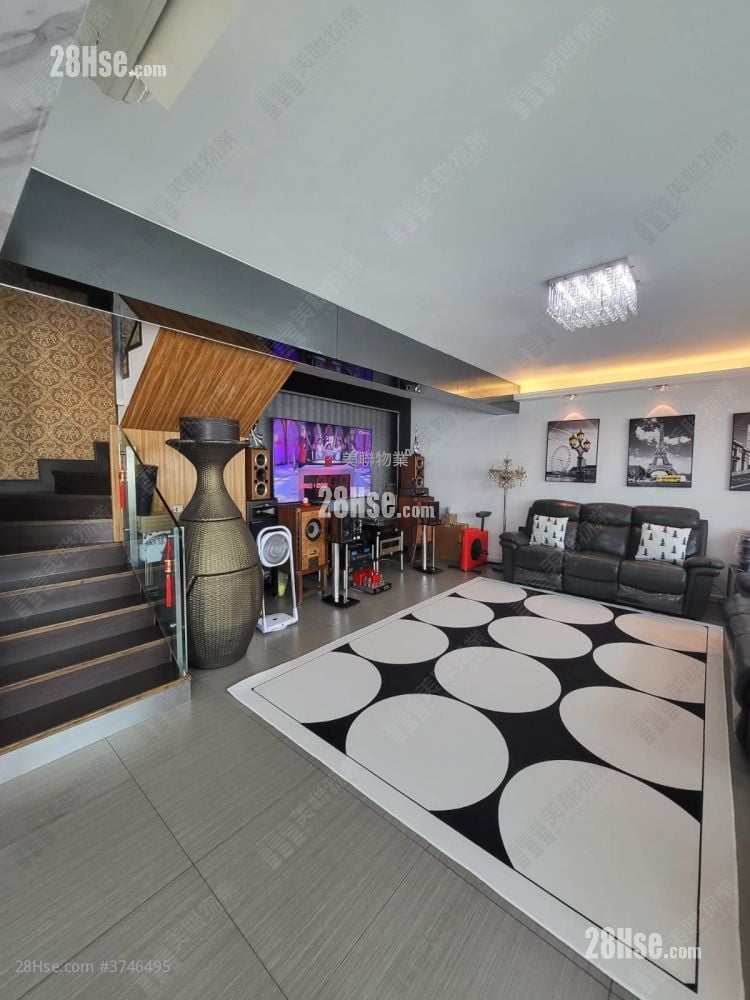 Greenfield Court Sell 3 Bedrooms , 2 Bathrooms 1,143 ft²